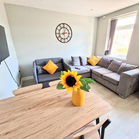 Central Reading Modern 3Br Flat - Walk To Station And High Street Ngoại thất bức ảnh
