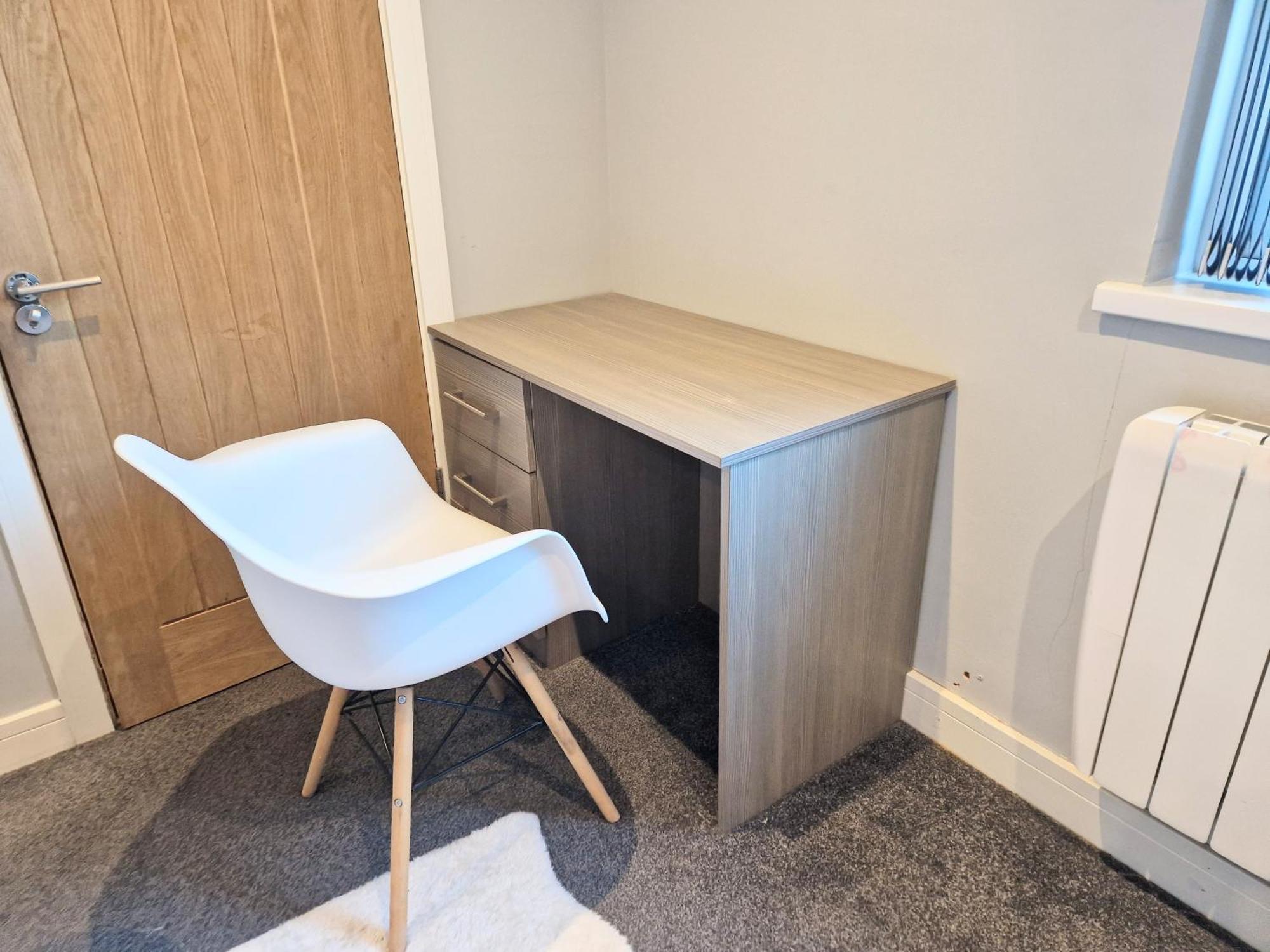 Central Reading Modern 3Br Flat - Walk To Station And High Street Ngoại thất bức ảnh